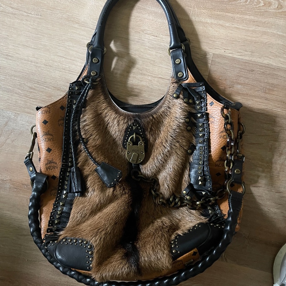 MCM fur tote